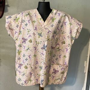 Medium JJJ Scrubs shirt sleeve pink with butterflies v-neck 3-pocket scrub top